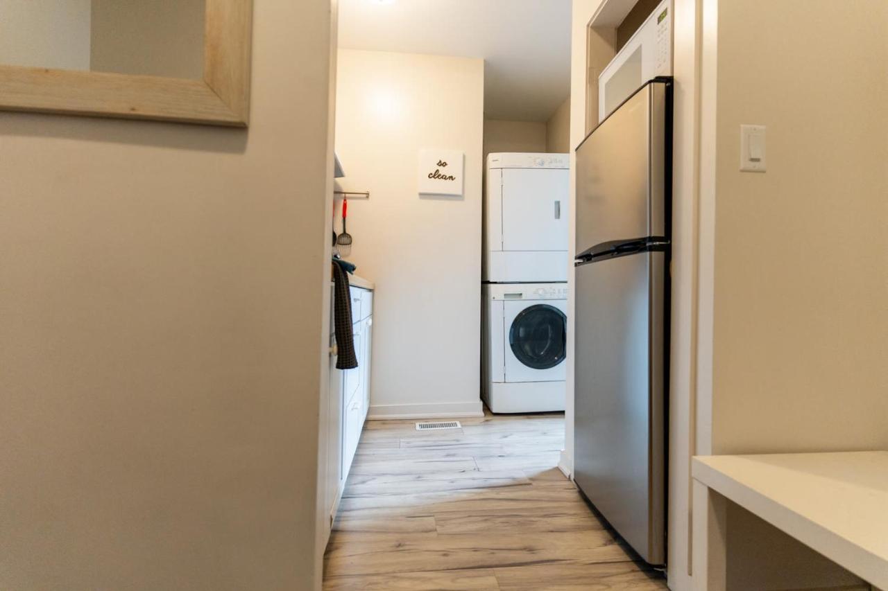 Modern 1 Bedroom Apartment With In-Suite Laundry Hamilton Dış mekan fotoğraf